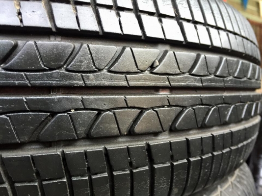 ขายยาง BRIDGESTONE B250 175-65-15 ปี12 ดอกสวย คู่ละ 1,200 บาท