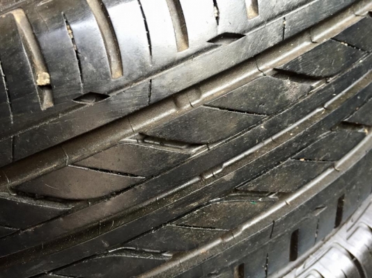 ขายยาง BRIDGESTONE ECOPIA EP100A 185-55-16 ปี13 ดอกสวยมาก ใช้งานยาวๆ คู่ละ 1,600 บาท