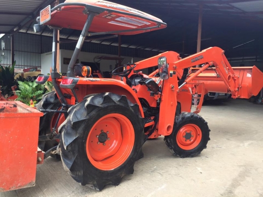 ขายรถไถ Kubota L3608(4WD) พร้อมชุดบุ้งกี๋ รถสวย เดิมๆ พร้อมใช้งาน