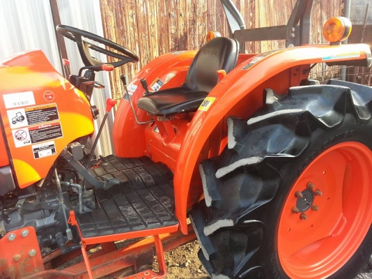 คูโบต้า L4708 4 WD พร้อมใบมีดตราช้าง ผานไถ DH246F เล่มพร้อม