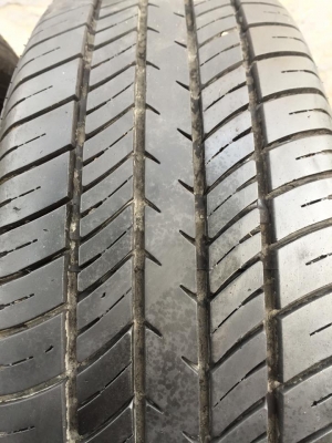 ขายยาง DEESTONE NAKARA 185-65-14 ปี14 ดอกแน่นๆ ไม่มีปะ คู่ละ 1,400 บาท