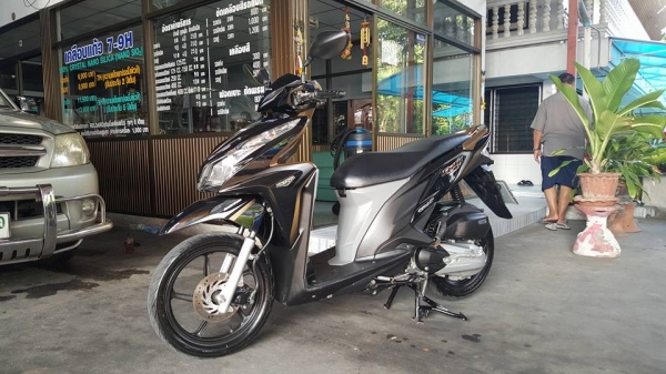 รถมือสอง เกรดรถใหม่ HONDA CLICK-i 125 CC รุ่น TOP ฟรีค่าโอน