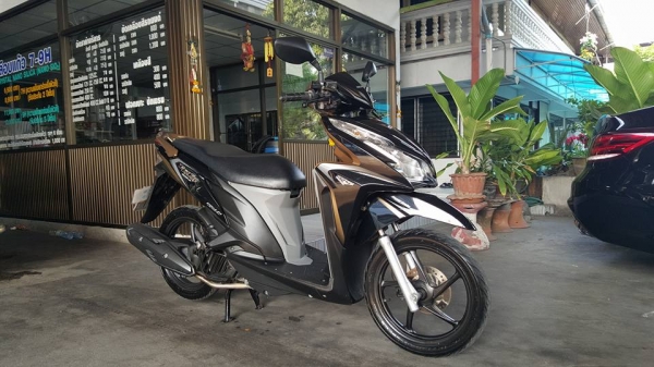 รถมือสอง เกรดรถใหม่ HONDA CLICK-i 125 CC รุ่น TOP ฟรีค่าโอน