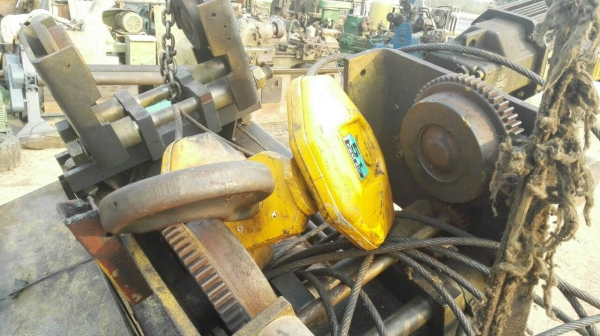 Sell> รอกสลิง EUROBLOC 5 ตัน. สลิงยาว 12 m. ความเร็ว 2 สปีด(ช้า:เร็ว) ไฟ 380V พร้อมตัวเดินรางบีม สภาพใหม่ 95\% มาเทสได้เลย!!