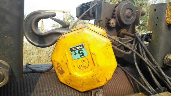 Sell> รอกสลิง EUROBLOC 5 ตัน. สลิงยาว 12 m. ความเร็ว 2 สปีด(ช้า:เร็ว) ไฟ 380V พร้อมตัวเดินรางบีม สภาพใหม่ 95\% มาเทสได้เลย!!