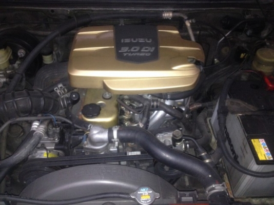 ISUZU  SLX 3.0 ปี03 รถบ้านมือเดียวผู้หญิงใช้วิ่งน้อยสภาพสวยเดิมๆไม่เคยชน