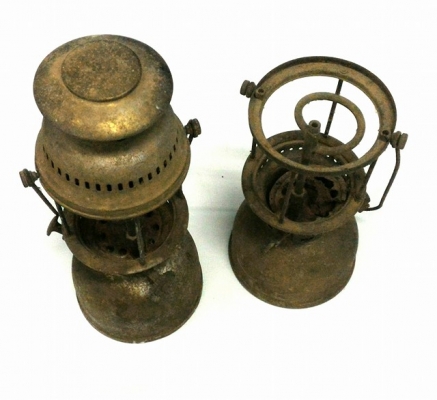 ตะเกียงเก่า 2 ตัว ขายรวมตามสภาพ นักสะสมไม่ควรพลาด ราคานี้ส่ง Ems ให้ครับ