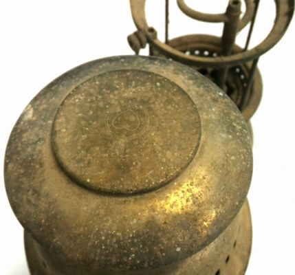 ตะเกียงเก่า 2 ตัว ขายรวมตามสภาพ นักสะสมไม่ควรพลาด ราคานี้ส่ง Ems ให้ครับ