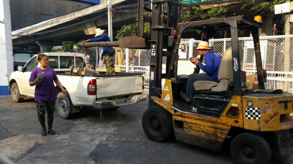 tractor-backhoe ส่งเครื่องตบดินกระโดด แบบจิงโจ้ ไปสงขลา เรียบร้อยแล้วครับ ขอบคุณครับ tractor-backhoe ส่งเครื่องตบดินกระโดด แบบจิงโจ้ ไปสงขลา เรียบร้อยแล้วครับ ขอบคุณครับ