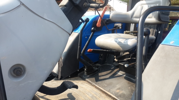 ** ราคา1,050,000 ** NEW HOLLAND รุ่น T5060 ใบดัน+ผาน7 106 แรงม้า รถเดิมทั้งคัน สีเดิม เครื่องเดิม ไม่เคยทำ