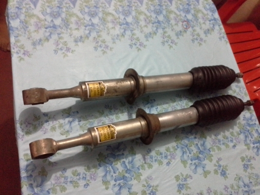 ขายโช็คอัพหน้า vigo หรือฟอร์จูนเนอร์สภาพดีครับไม่รั่วไม่ซึม ขายโช็คอัพหน้า vigo หรือฟอร์จูนเนอร์สภาพดีครับไม่รั่วไม่ซึม