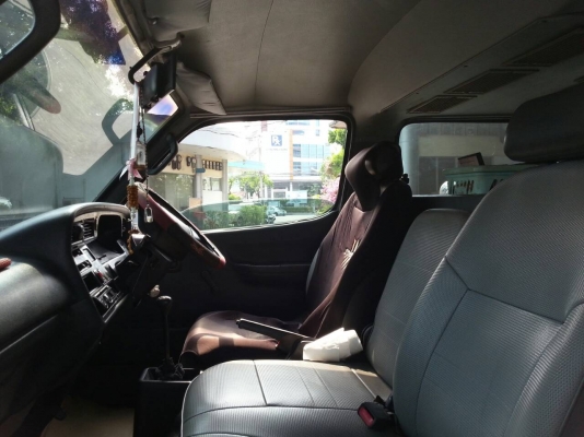 รถตู้ปี97 เครื่องเดิมดีเซล2.8แน่น พวงมาลัยเพาเว่อร์ รถใช้น้อยจอดมากกว่า