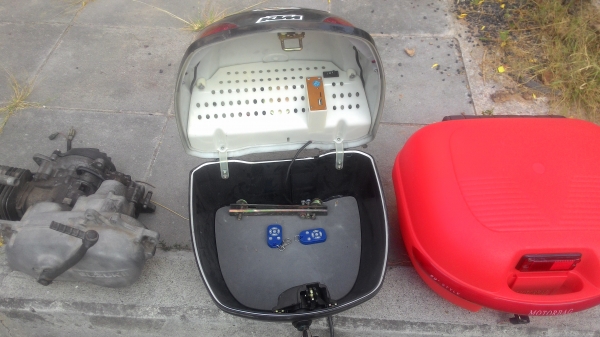 กล่องใส่ของ ติดท้าย มอเตอร์ไซ