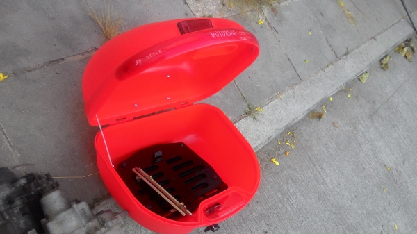 กล่องใส่ของ ติดท้าย มอเตอร์ไซ