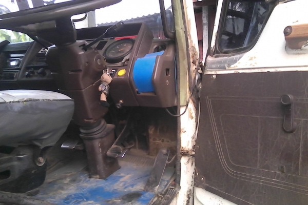 ขายHINOF18เครื่องEM100-220แรงกระบะดั้มข้างปิเนียมพร้อมกล่องบรรทุกอ้อยสภาพสวยพร้อมใช้