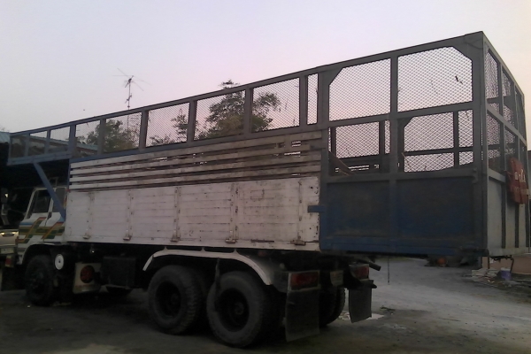 ขายHINOF18เครื่องEM100-220แรงกระบะดั้มข้างปิเนียมพร้อมกล่องบรรทุกอ้อยสภาพสวยพร้อมใช้