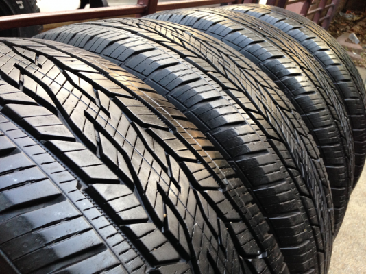 ยาง Continental 265 65 17 ปี14 ดอกเต็ม ไม่มีปะ เนื้อนิ่ม ใช้ยาว ราคาไม่แพง