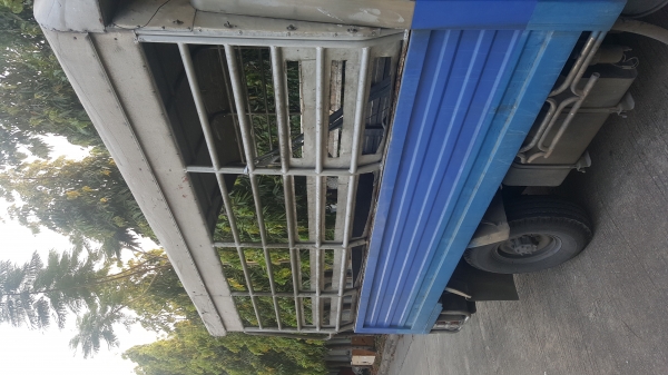 ขาย กระบะแสตนเลส รถ NKR 4 ล้อ