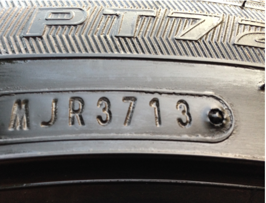 ยาง FALKEN 245 45 20 ปลายปี13 ดอกเต็ม พร้อมใช้งาน ราคาไม่แพง