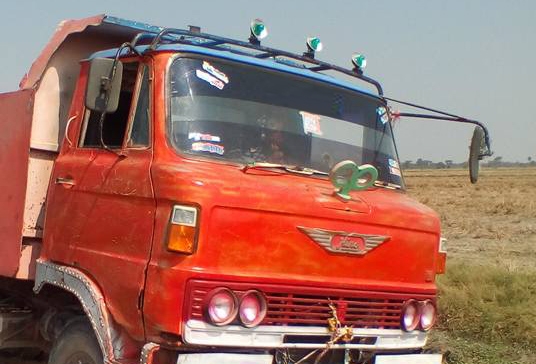 6ล้อดั้มดิน5คิว HINO KM310-110แรง 6สูบ เครื่อง/เกียร์ เดิม แน่น แรงดี ช่วงล่างเดิม 6น็อต หน้า-หลัง คัสซีสวย หัวเก๋งดี เกียร์ยาว พ.ธรรมดา เบรคลม กระบะดั้ม3.60ม.ยิงหน้า ยาง8.25/16 พร้อมใช้งาน เล่มฯครบ **ขาย HINO KM-110HP 6ล้อดั้มดิน5คิ 6ล้อดั้มดิน5คิว HINO KM310-110แรง 6สูบ เครื่อง/เกียร์ เดิม แน่น แรงดี ช่วงล่างเดิม 6น็อต หน้า-หลัง คัสซีสวย หัวเก๋งดี เกียร์ยาว พ.ธรรมดา เบรคลม กระบะดั้ม3.60ม.ยิงหน้า ยาง8.25/16 พร้อมใช้งาน เล่มฯครบ **ขาย HINO KM-110HP 6ล้อดั้มดิน5คิ