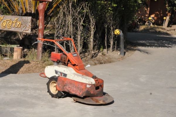 ขายเครื่อง ตัดหญ้าเดินตาม มีเกียร์ MITSUBISHI จานใหญ่80cm. สภาพสวยเดิมจากญี่ปุ่น 19,000เท่านั้น