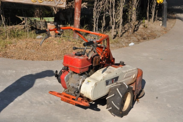 ขายเครื่อง ตัดหญ้าเดินตาม มีเกียร์ MITSUBISHI จานใหญ่80cm. สภาพสวยเดิมจากญี่ปุ่น 19,000เท่านั้น ขายเครื่อง ตัดหญ้าเดินตาม มีเกียร์ MITSUBISHI จานใหญ่80cm. สภาพสวยเดิมจากญี่ปุ่น 19,000เท่านั้น