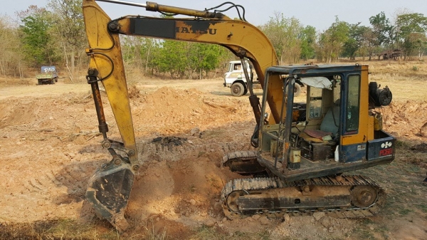 ขายรถขุด แบ็คโค pc60-5 โคมัสสุ ช่วงล่างดี เอวแน่น ทำงานปกติ ขายรถขุด แบ็คโค pc60-5 โคมัสสุ ช่วงล่างดี เอวแน่น ทำงานปกติ