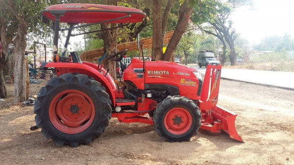 ขายรถไถL3608ใบมีดผาลพรวนพร้อมใช้ครับ