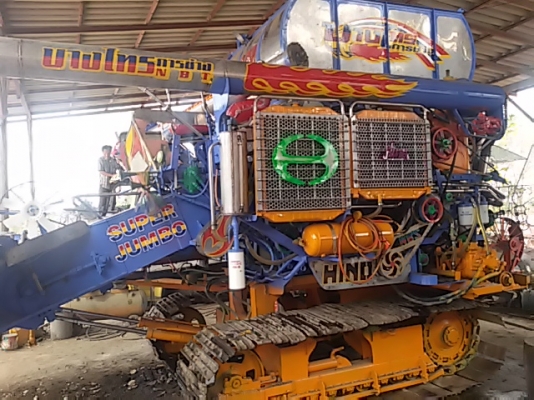 ขายรถเกี่ยว พร้อมใช้ สวยๆ บางไทรการช่าง