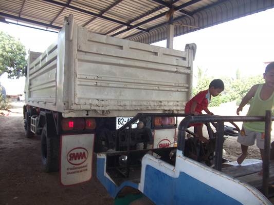 ฝากขายรถ 6 ล้อดั้ม เมกก้า 175 แรง ขอบคุณครับ ฝากขายรถ 6 ล้อดั้ม เมกก้า 175 แรง ขอบคุณครับ