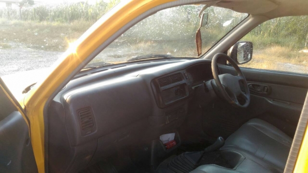 มิตซูบิชิ L200 สตาด้า ตอนเดียว