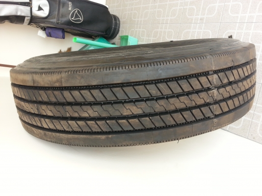 ขายยางหล่อดอกขนาด 11R22.5