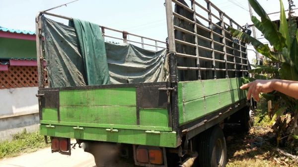 รถฮีโน่ 6 ล้อ รั้ว ( ไม่ดั้ม )  FC2W  120 แรงม้า. ปี 39.     สนใจติดต่อ  081 - 6079515