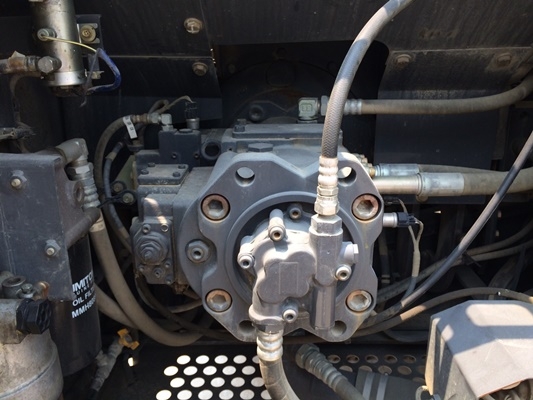 SUMITOMO SH200-5 แทรค70 ปี2010 นำเข้าจากญี่ปุ่นครับ SUMITOMO SH200-5 แทรค70 ปี2010 นำเข้าจากญี่ปุ่นครับ