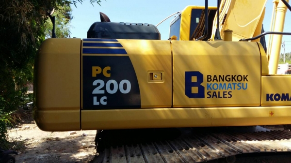 รถแบคโฮ  KOMSTSU  PC 200 LC - 8  ( รถทำงาน 1,9xx ชม. )   สนใจติดต่อ  081 - 6079515