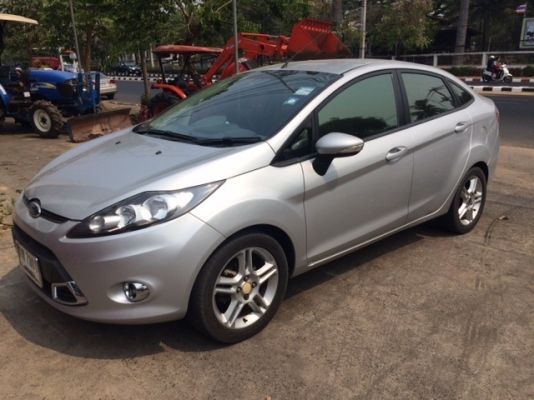 ขาย ฟอร์ด เฟียสต้า 4 ประตู 1.6 ตัวท๊อป ราคา 250,000 บาท ขาย ฟอร์ด เฟียสต้า 4 ประตู 1.6 ตัวท๊อป ราคา 250,000 บาท