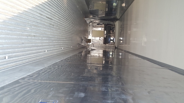 ขายตูัห้องเย็นสภาพสวยซ่อมนิดหน่อย 220,000 บา ขายตูัห้องเย็นสภาพสวยซ่อมนิดหน่อย 220,000 บา