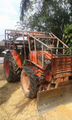 รถไถ KUBOTA 7040  ,  2 เพลา.   ( รถทำงาน 1,9xx ชม. )    สนใจติดต่อ  081 - 6079515
