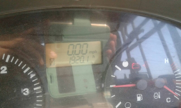 รถไถ KUBOTA 7040  ,  2 เพลา.   ( รถทำงาน 1,9xx ชม. )    สนใจติดต่อ  081 - 6079515