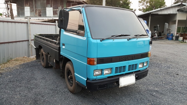 **210,000 บ.ต่อรอง/// 4ล้อกลาง ISUZU NKR-88HP รถห้างแท้ ปี35 เครื่อง/เกียร์ เดิม แน่น ช่วงล่างเดิม คัสซีสวย กระบะ3.20ม.หัวเก๋งยกได้ เกียร์สั้น พ.ธรรมดา แอร์ ครบ พร้อมใช้งาน เล่มทะเบียน ป้ายใหญ่ **ขาย ISUZU NKR-88 4ล้อกลางบรรทุก รถห้างแท้ สภาพพร้อมใช้งาน เ