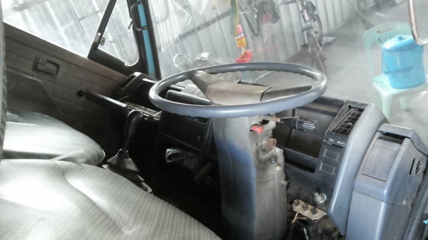 **210,000 บ.ต่อรอง/// 4ล้อกลาง ISUZU NKR-88HP รถห้างแท้ ปี35 เครื่อง/เกียร์ เดิม แน่น ช่วงล่างเดิม คัสซีสวย กระบะ3.20ม.หัวเก๋งยกได้ เกียร์สั้น พ.ธรรมดา แอร์ ครบ พร้อมใช้งาน เล่มทะเบียน ป้ายใหญ่ **ขาย ISUZU NKR-88 4ล้อกลางบรรทุก รถห้างแท้ สภาพพร้อมใช้งาน เ