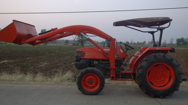 ขาย KUBOTA L4508 พร้อมตัวตัก เครื่องเกียร์ดี ครับ