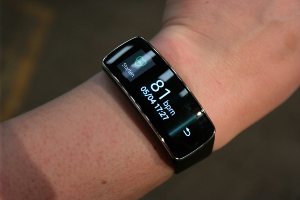 SAMAUNG GEAR FIT นาฬิกาอัจฉริยะ SAMAUNG GEAR FIT นาฬิกาอัจฉริยะ