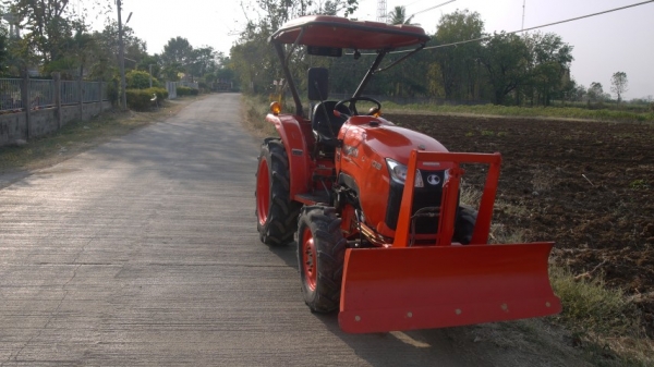 ขายครับ KUBOTA L3008 พร้อมใบดันหน้า เครื่องดี เกียร์ดี รถสภาพสวยพร้อมใช้งานครับ