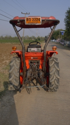 ขายครับ KUBOTA L3008 พร้อมใบดันหน้า เครื่องดี เกียร์ดี รถสภาพสวยพร้อมใช้งานครับ