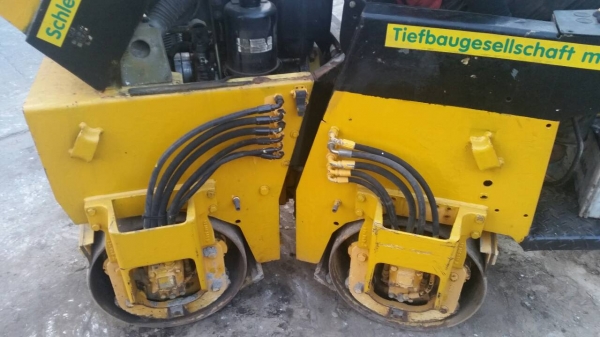 ขาย รถบดอัดดิน ตบดิน นั่งขับ ดีเชล สูบเดียว สั่นสะเทือน 2 ล้อ หน้าเหล็กหลังเหล็ก BOMAG ขาย รถบดอัดดิน ตบดิน นั่งขับ ดีเชล สูบเดียว สั่นสะเทือน 2 ล้อ หน้าเหล็กหลังเหล็ก BOMAG