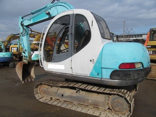ขาย KOBELCO SK60-2  สภาพสวย  ระบบดี   มีลายหัวกะแทก ใช้งานมาแค่ 4,XXX ชั่วโมง  สนใจลองระบบได้ที่ บริษัท  เจซีเค  คิไก  จำกัด  โทร 089-7462641 สุวรรณี