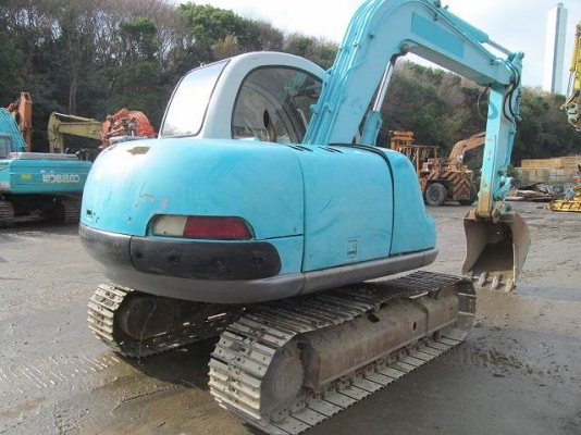 ขาย KOBELCO SK60-2  สภาพสวย  ระบบดี   มีลายหัวกะแทก ใช้งานมาแค่ 4,XXX ชั่วโมง  สนใจลองระบบได้ที่ บริษัท  เจซีเค  คิไก  จำกัด  โทร 089-7462641 สุวรรณี