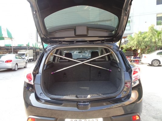 MAZDA 3   เครื่อง 1.6 5 DR  ปี 2013 AT สนใจติดต่อ 087-0399947  คุณอั๋น