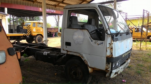 ขาย 6 ล้อ Mitsu Canter 100 แรง